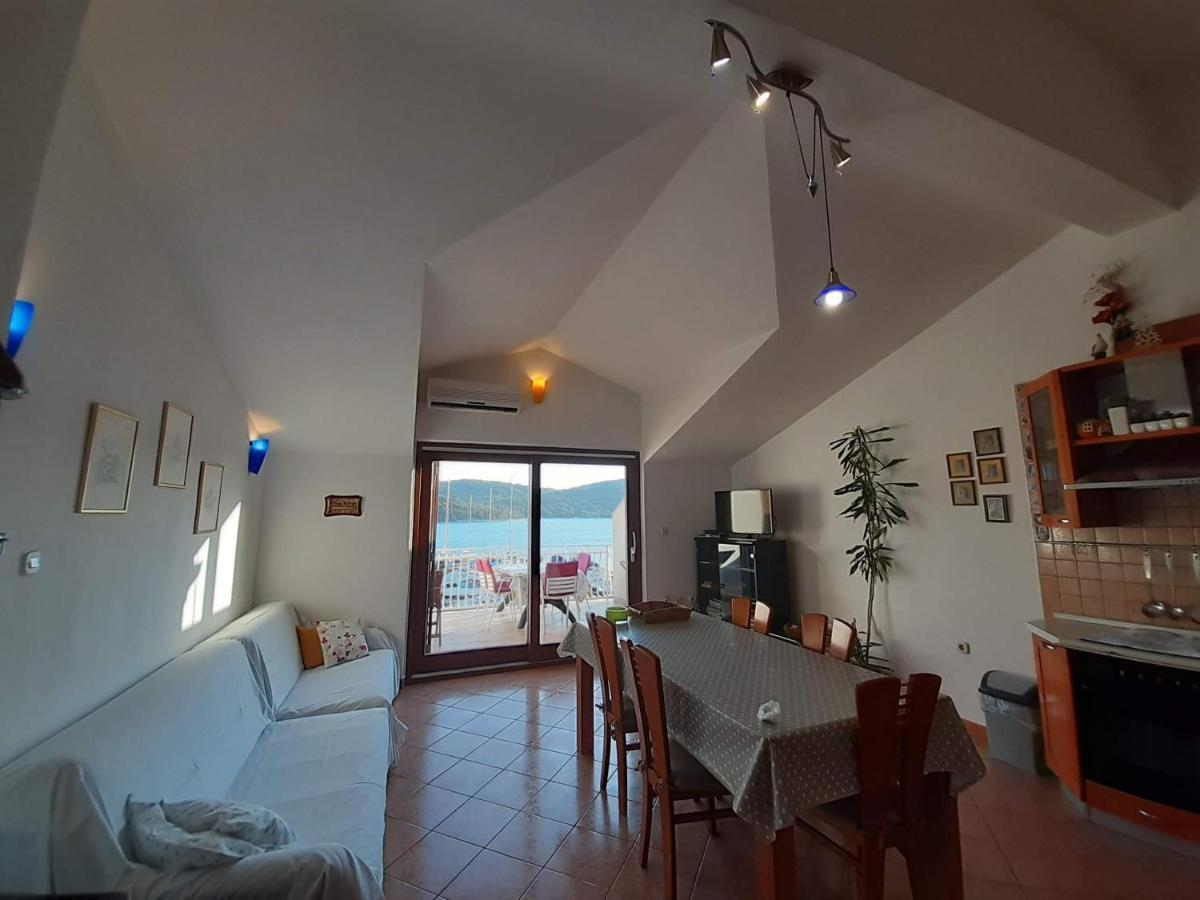 Apartments Nera Тисно Экстерьер фото