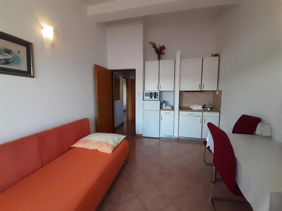 Apartments Nera Тисно Экстерьер фото